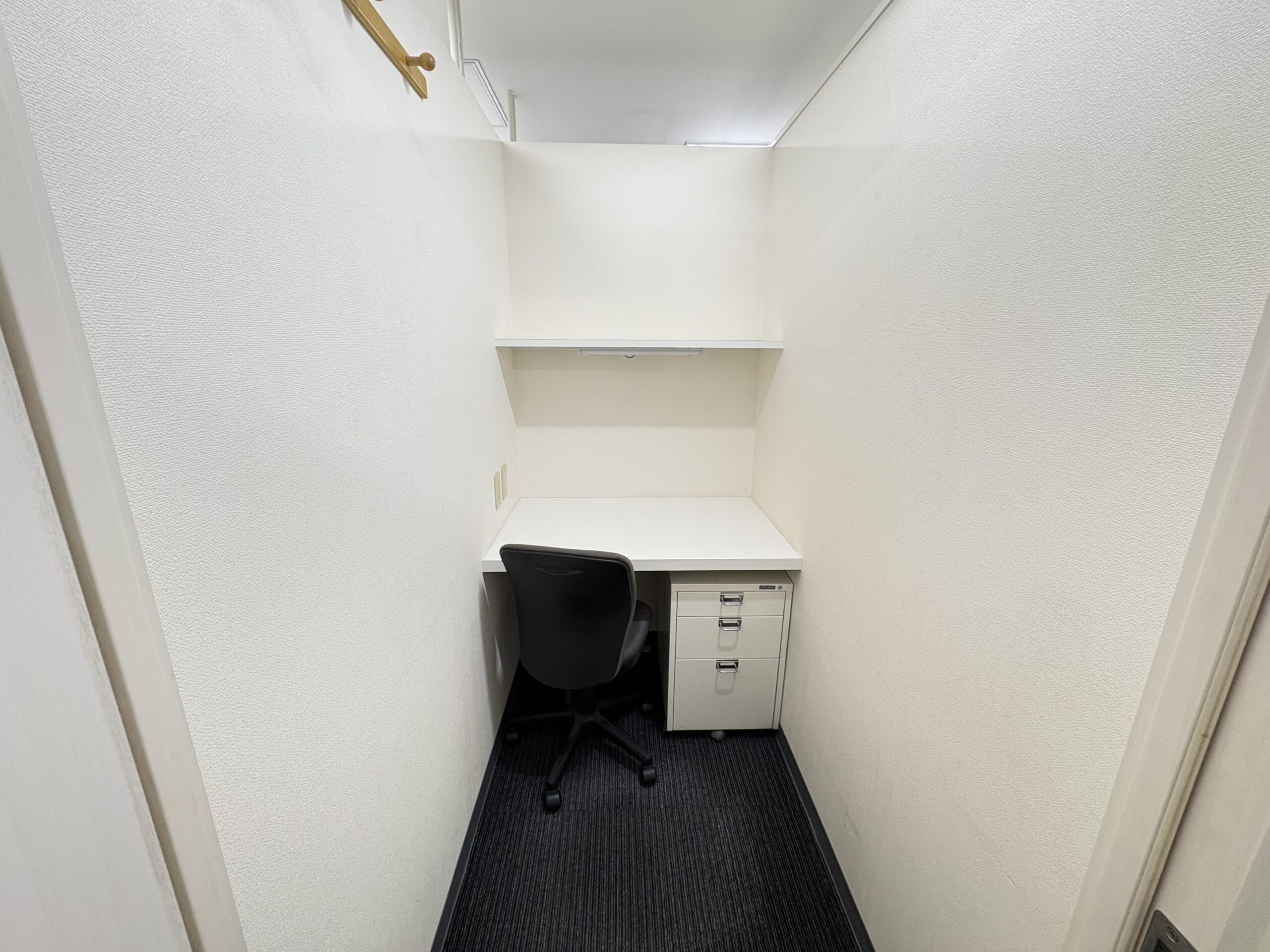 新宿ビジネスガーデン　１名様　部屋　F-5